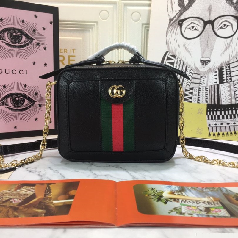 G*u*i cosmetic bags
